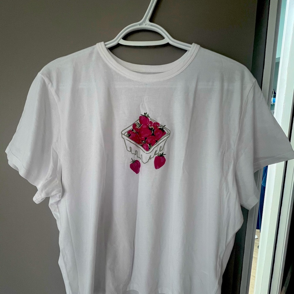 T-shirt with strawberry basket on front